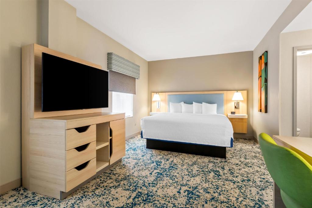 Hampton Inn & Suites St. Petersburg/Downtown photo