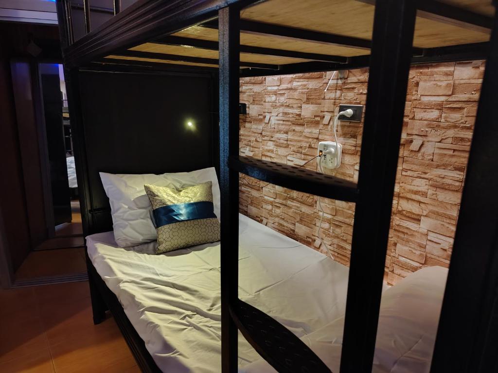 Priory Hillside Residence - Resim 13