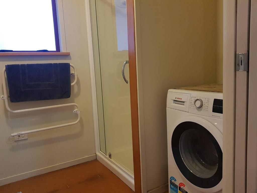 Country Cutie-Pie, close to town - Resim 14