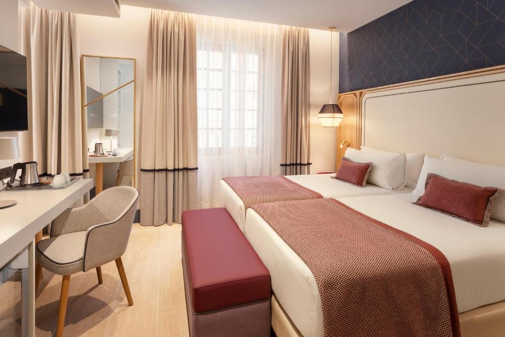 
Superior Family Room
