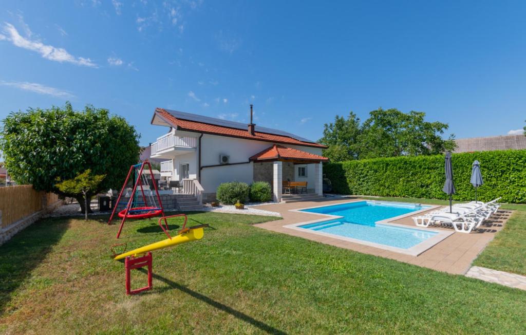 Πισίνα στο ή κοντά στο Villa Jelavic - Makarska by Villas Guide