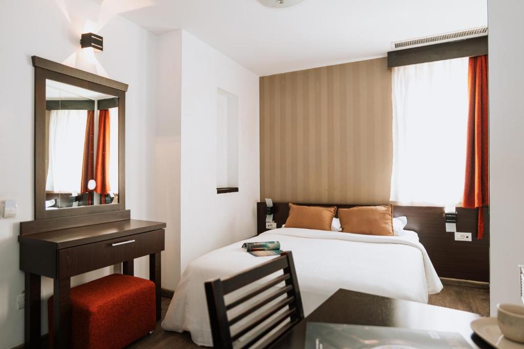 Hotel Duke Armeneasca City Center - Resim 2