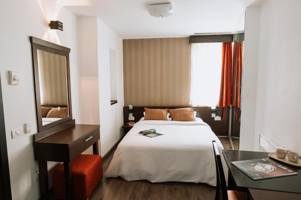 Hotel Duke Armeneasca City Center - Resim 21