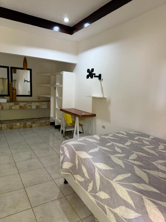 Miramar Beach House - Holiday Home