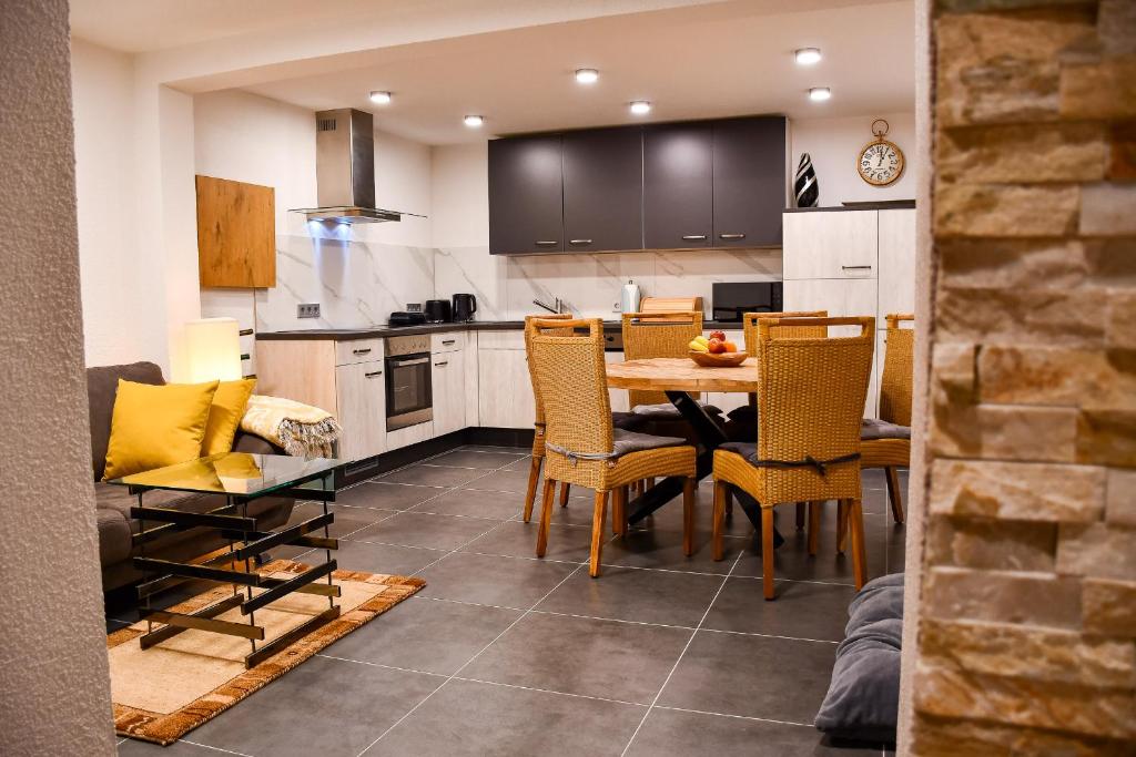 Kuchyň nebo kuchyňský kout v ubytování Ferienwohnung Dina