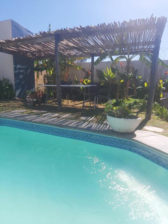 Πισίνα στο ή κοντά στο RedPillars One Bedroom Self Catering Unit