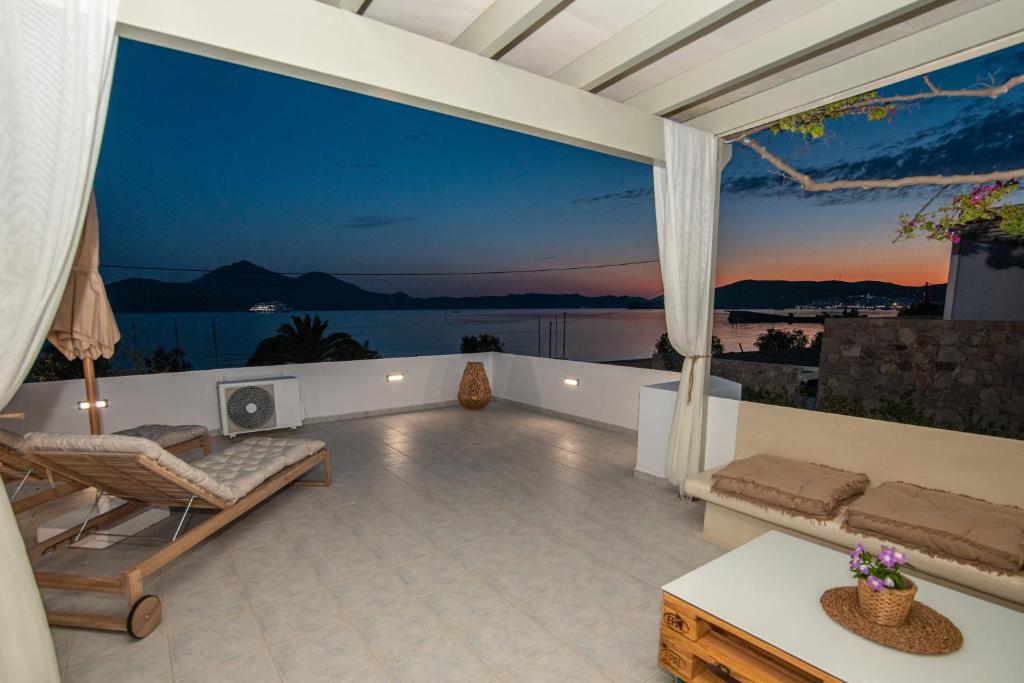 Moustakas Beach Apartments - 12