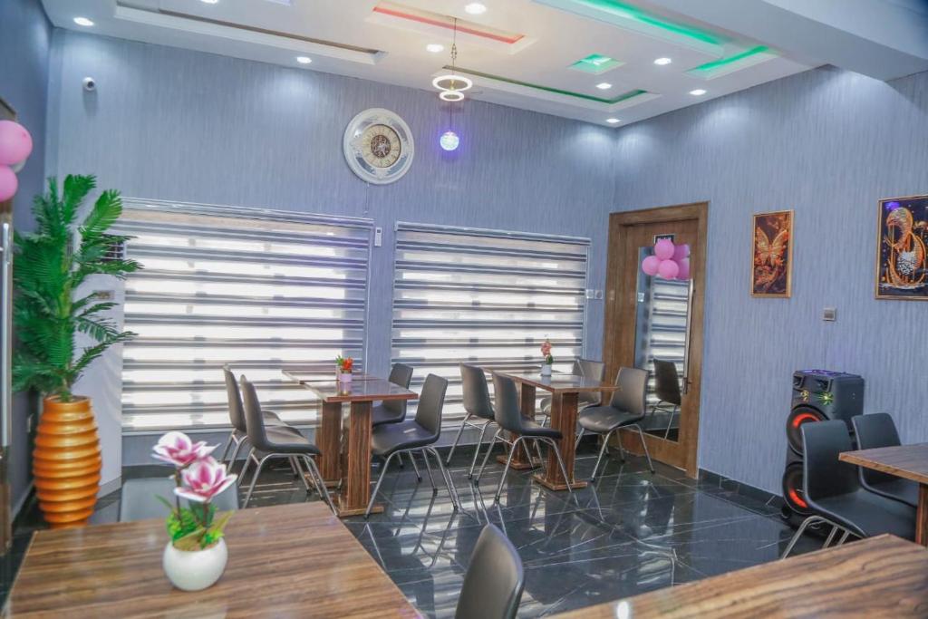 Posezení v ubytování The Clifford Apartment Owerri