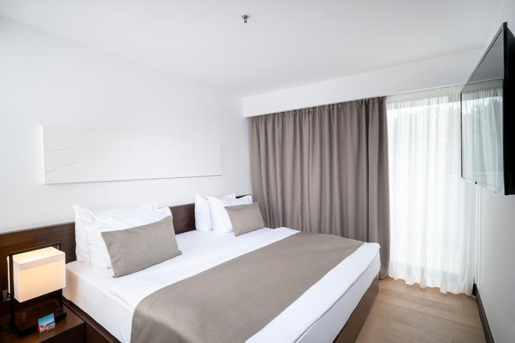 Hotel Parentium Plava Laguna - Suite Con Balcón - Lado Parque
