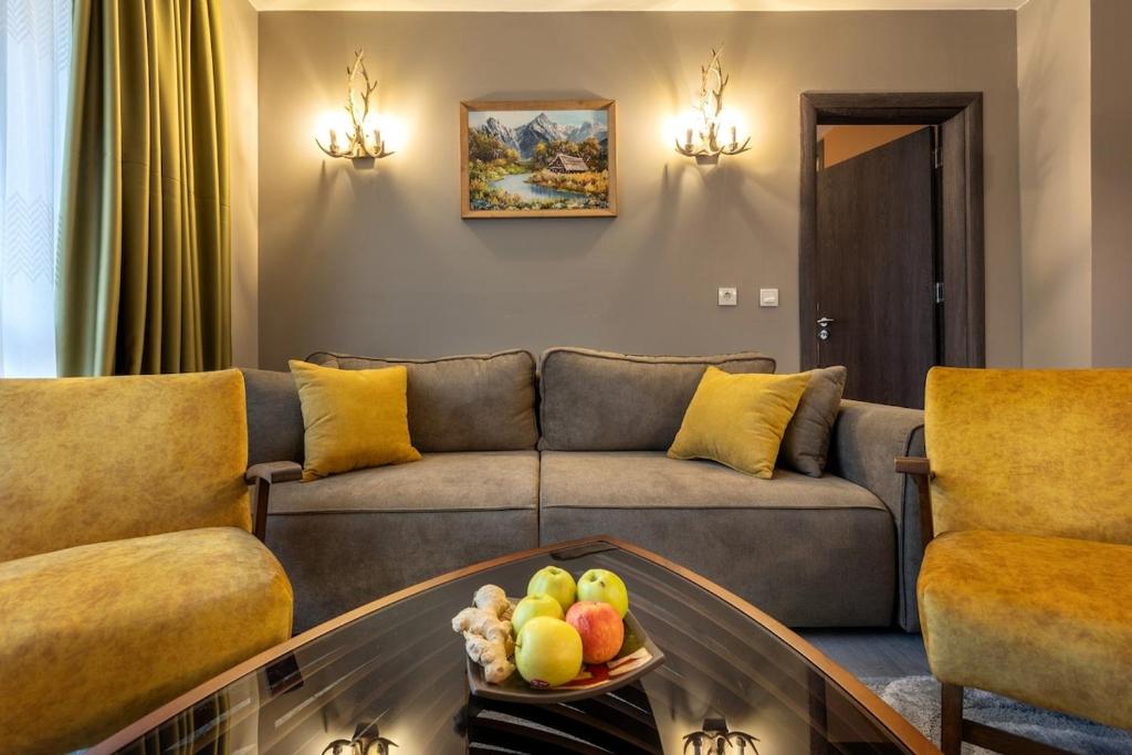 Incredible 2BDR with Veranda and House-like Feel