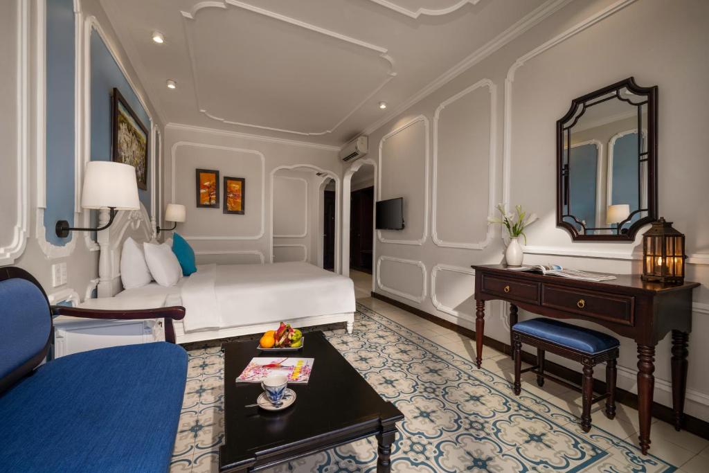Khu vực ghế ngồi tại Hoi An Rosemary Boutique Hotel & Spa - A Peaceful Retreat