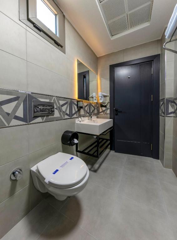 The Great Airport Hotel & Restaurant - 4