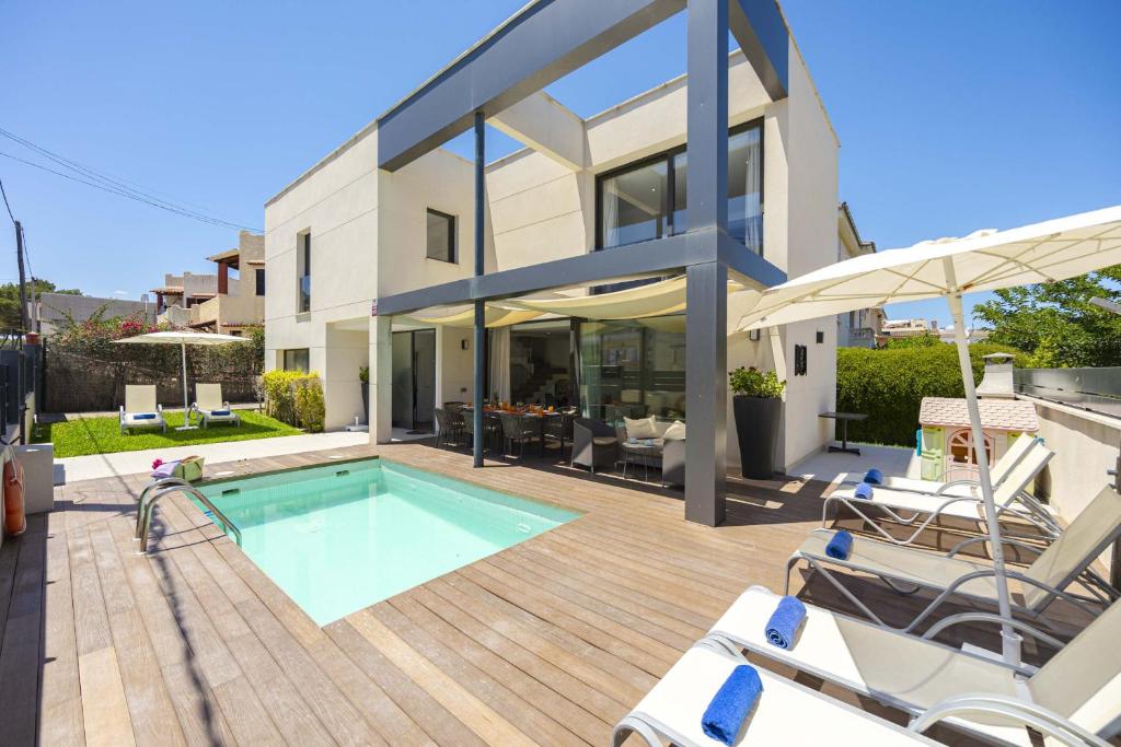 Πισίνα στο ή κοντά στο Villa Jade I