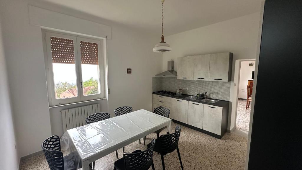 Η κουζίνα ή μικρή κουζίνα στο Casa Letrei