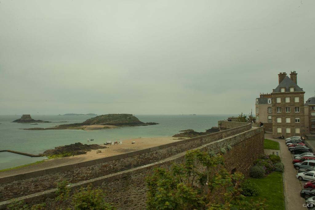 Gallery image of Hôtel La Porte Saint Pierre-Logis Hôtel Intra Muros in Saint Malo