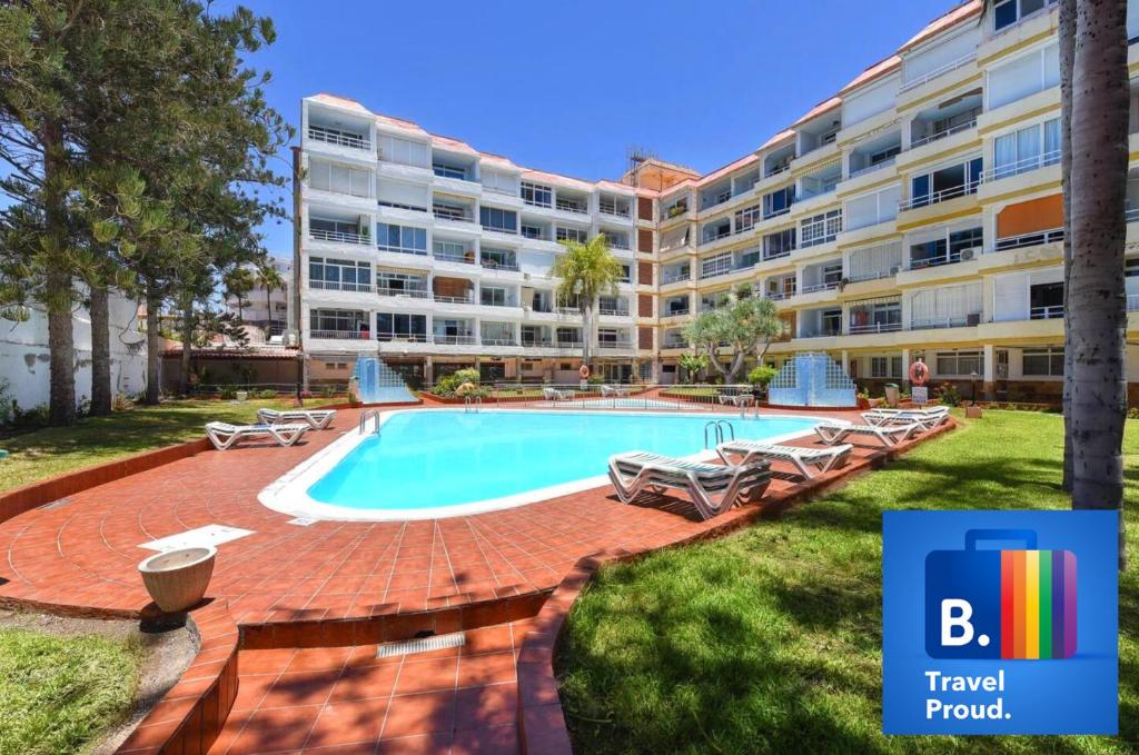 Bazén v ubytovaní Moon Dunes Apartment - by Yumbo Center - Playa del Ingles alebo v jeho blízkosti