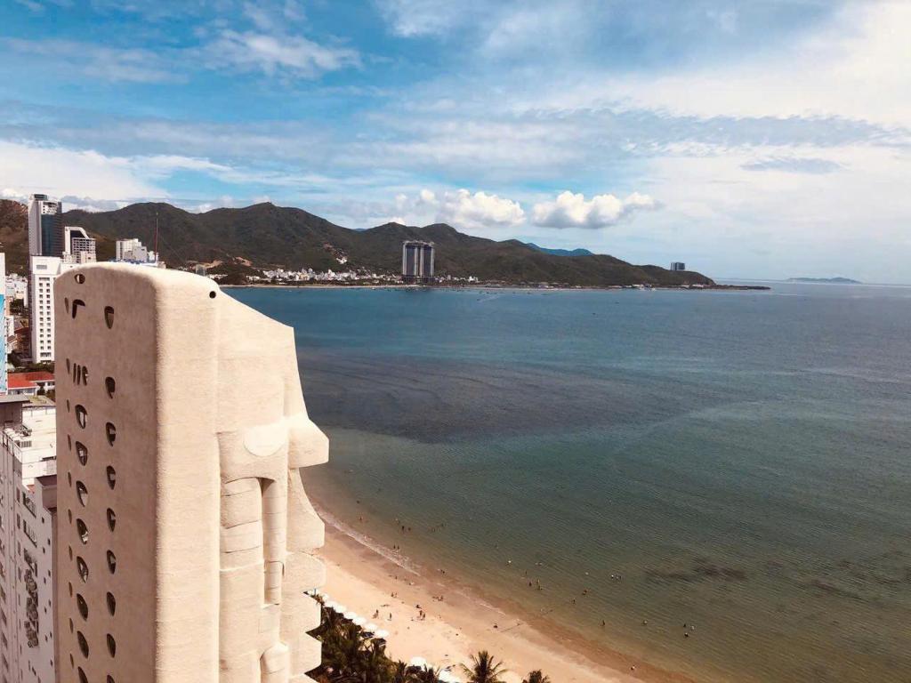 Naturlandskabet i nærheden af lejlighedshotellet