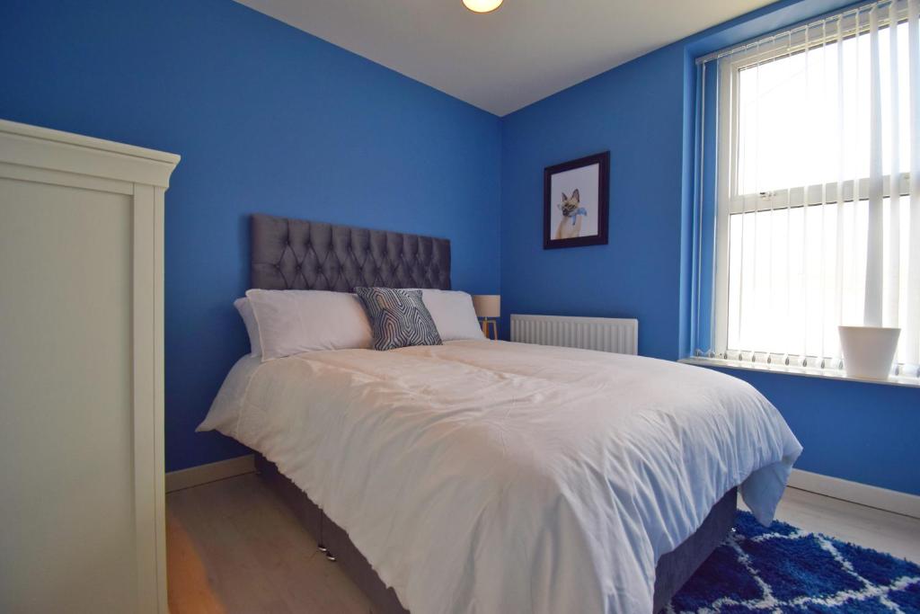Lovely 2 Bedroom Apartment in Omagh Town Centre - Apartamento De Dos Dormitorios