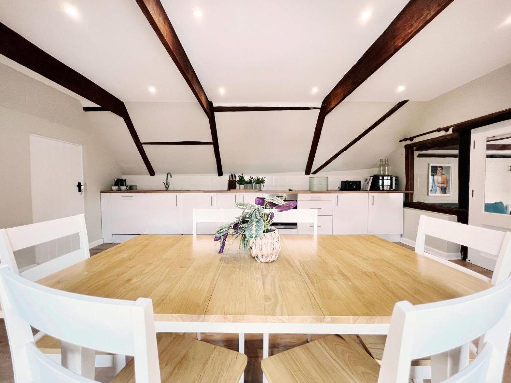 Carleys Yard by The Suffolk Cottage Collection 8