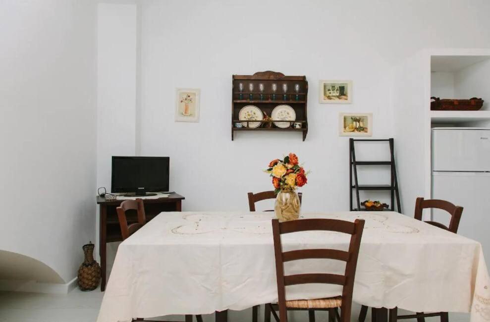 Μια τηλεόραση ή/και κέντρο ψυχαγωγίας στο Holiday Malsine