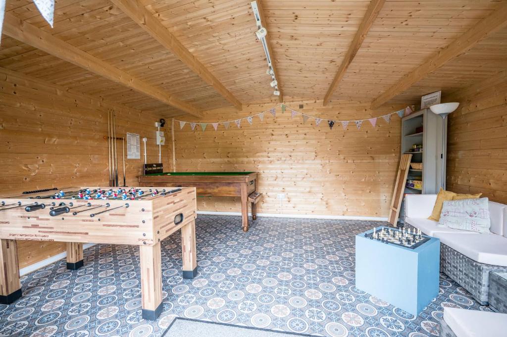 Thyme Shepherds Hut Boundary Farm, Framlingham 6