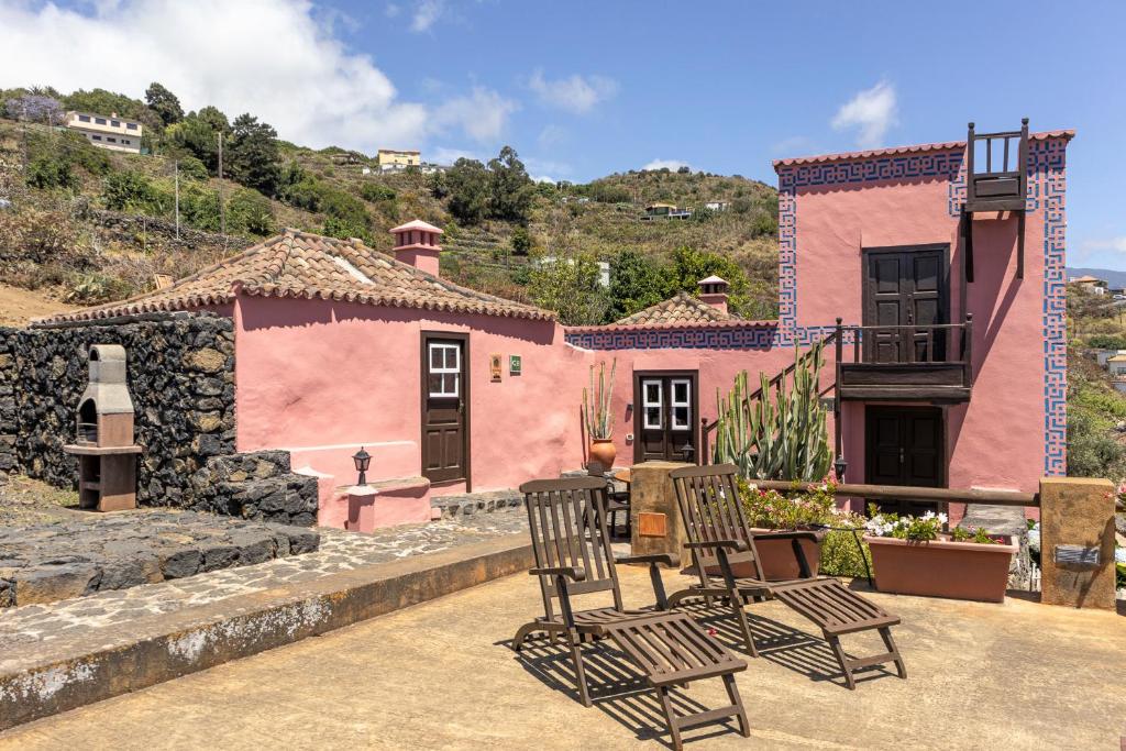 The building in which the holiday home is located