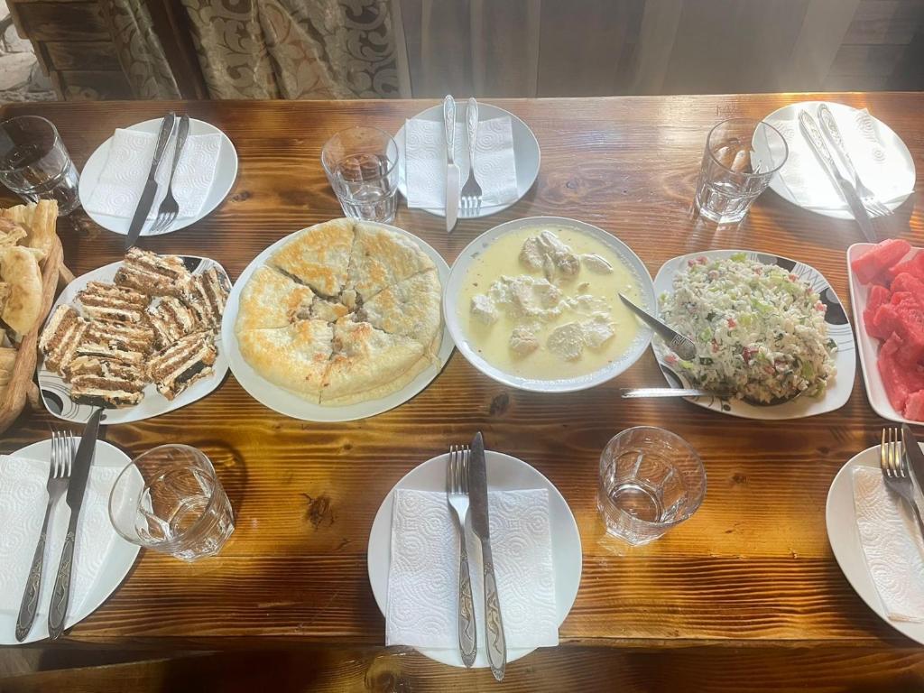 Cibo presso l'affittacamere o nelle vicinanze