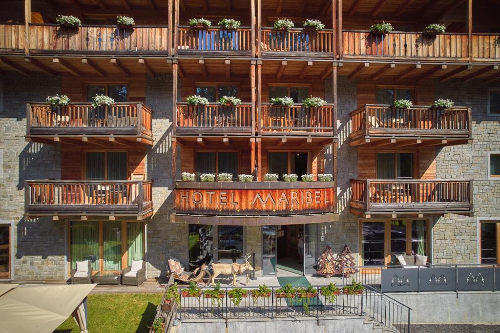 Budova, kde se hotel nachází