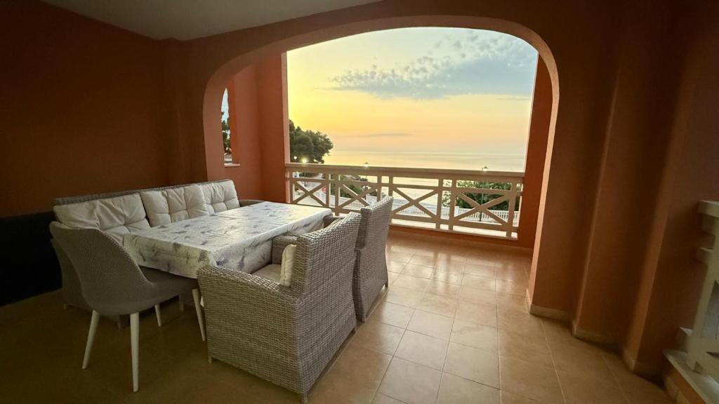 Apartamento de ensueño con vistas al mar by beBalmy