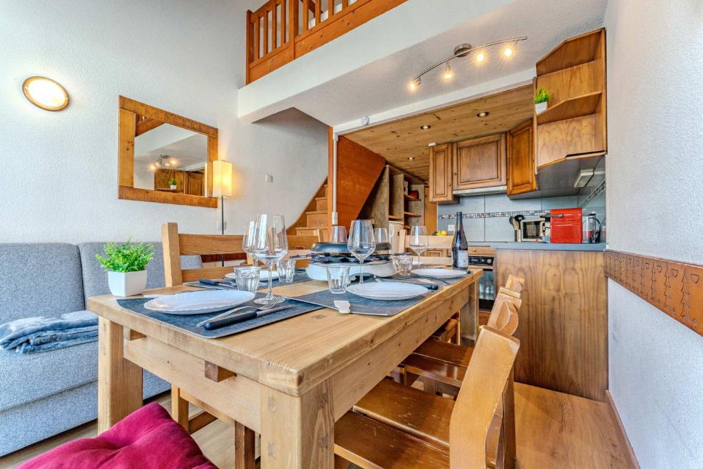 Cozy Duplex with Balcony, Parking & Mountain View - Résidence Le Silveralp