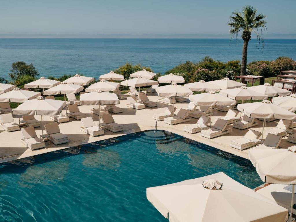 Бассейн в Mangia's Torre Del Barone Resort & SPA или поблизости