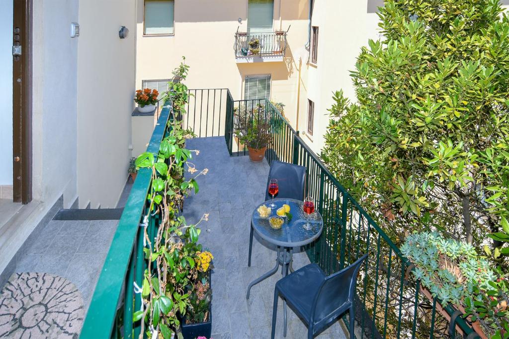 En balkon eller terrasse på Gargar home Sorrento
