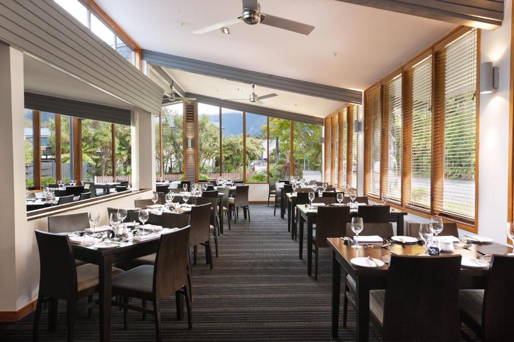 Restaurace v ubytování Scenic Hotel Franz Josef Glacier