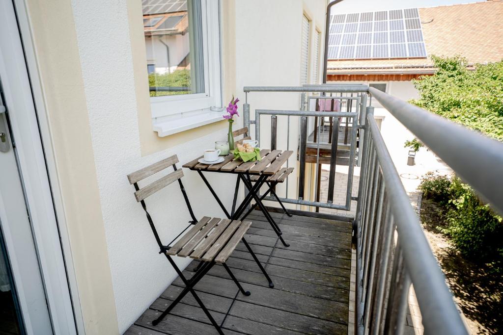 Hotel Donau-Ries & Restaurante Delphi - Double Room With Balcony And Kitchenette