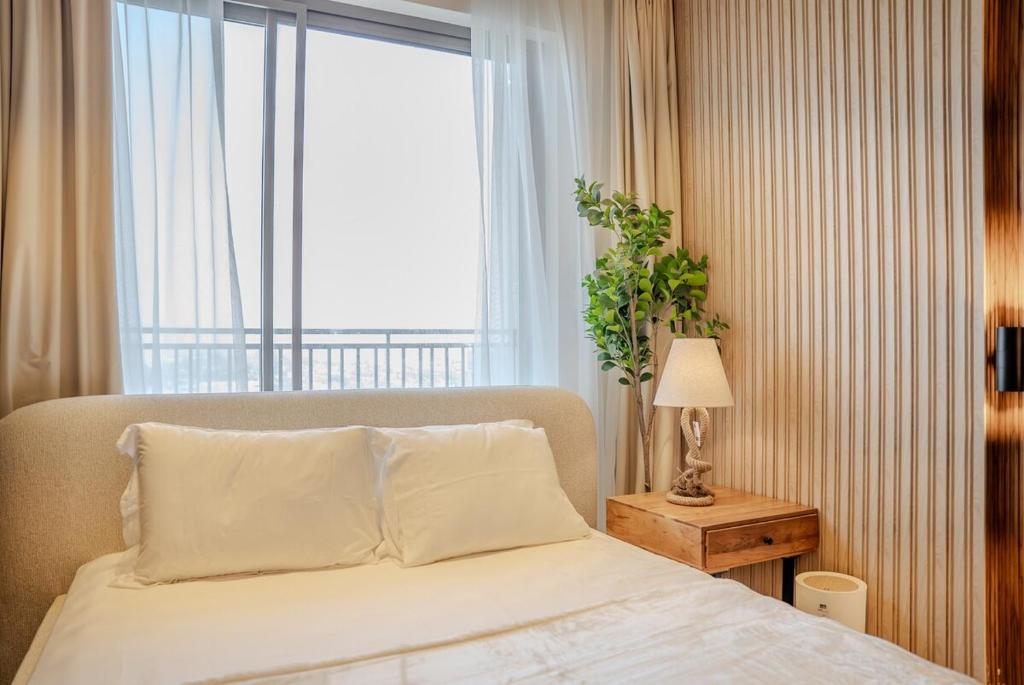 لابی و فضای عمومی Balcony View Studio at Al Zahia - تصویر ۵