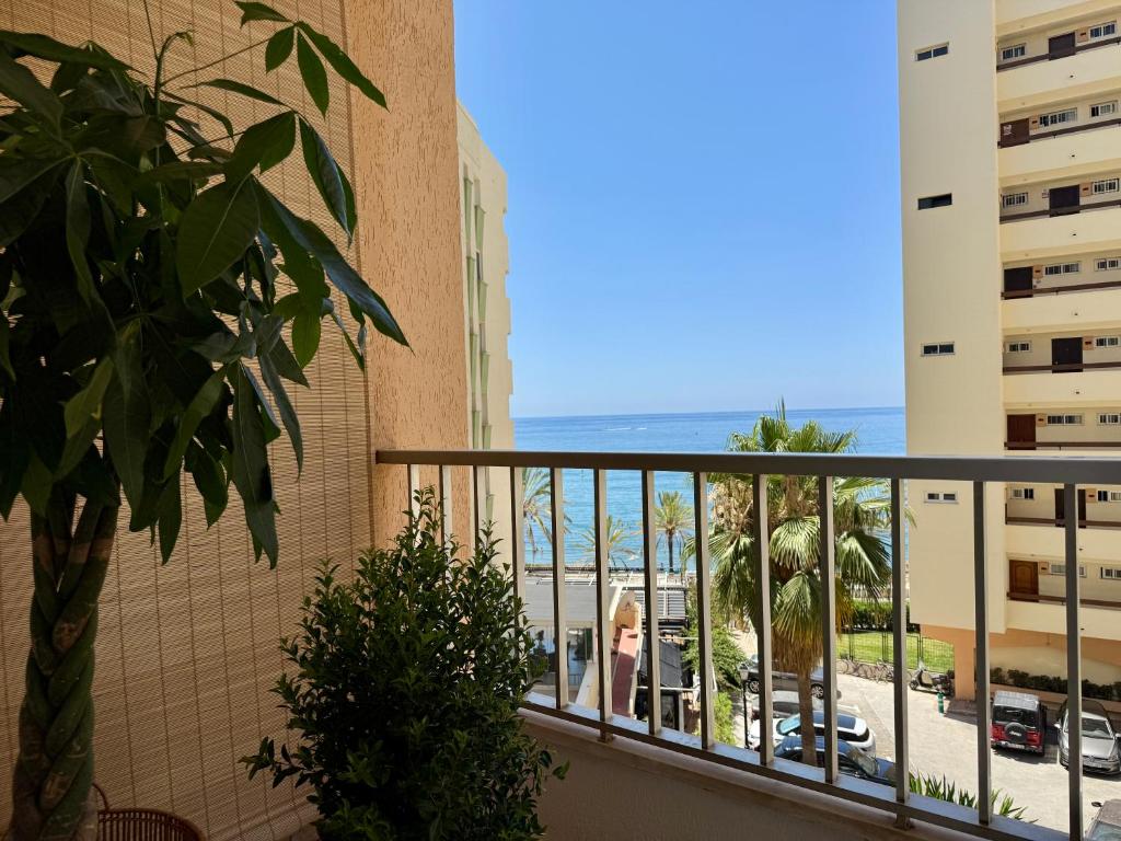 The Suite II Marbella Oceanfront Apartment - EaW Homes