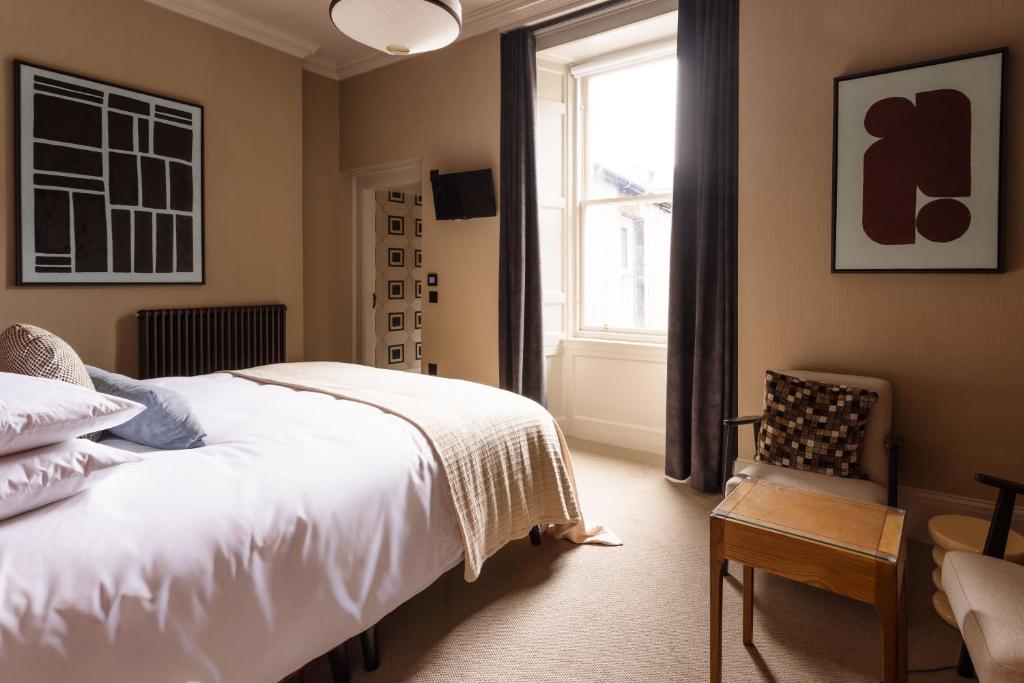3 John's Place Townhouse - Camera King Superior - Queen Charlotte