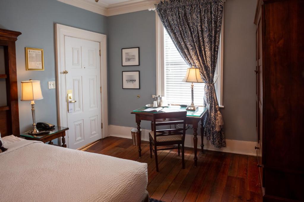 The Marshall House photo