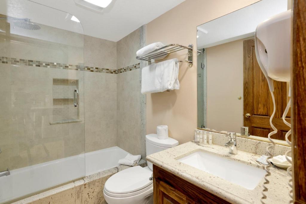 Φωτογραφία από το άλμπουμ του Forest shores lake view condo #2250 σε Big Bear Lake