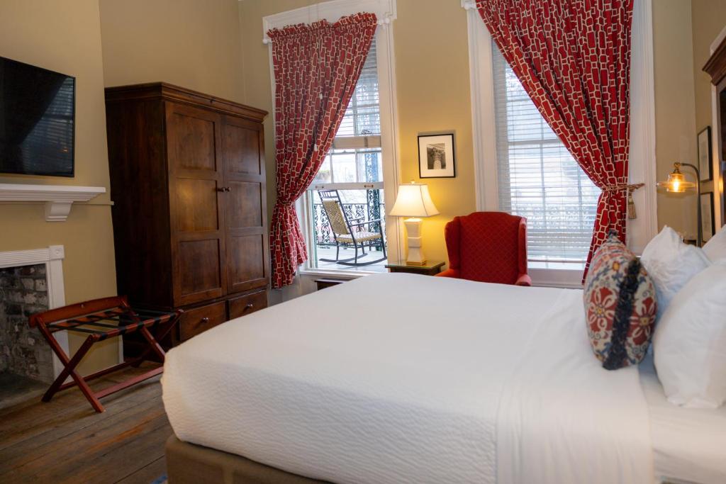 The Marshall House, Historic Inns of Savannah Collection - 