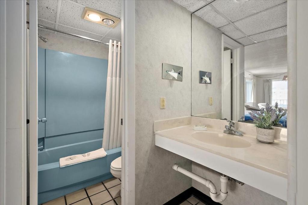 Ein Badezimmer in der Unterkunft Beachcomber Motel