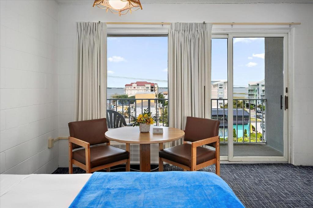 Ein Balkon oder eine Terrasse in der Unterkunft Beachcomber Motel