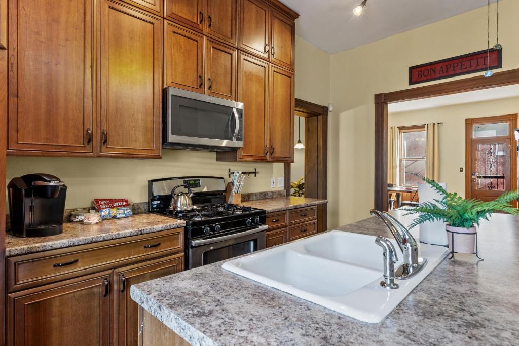 Φωτογραφία από το άλμπουμ του The Marquis Manor | JZ Vacation Rentals σε Soulard