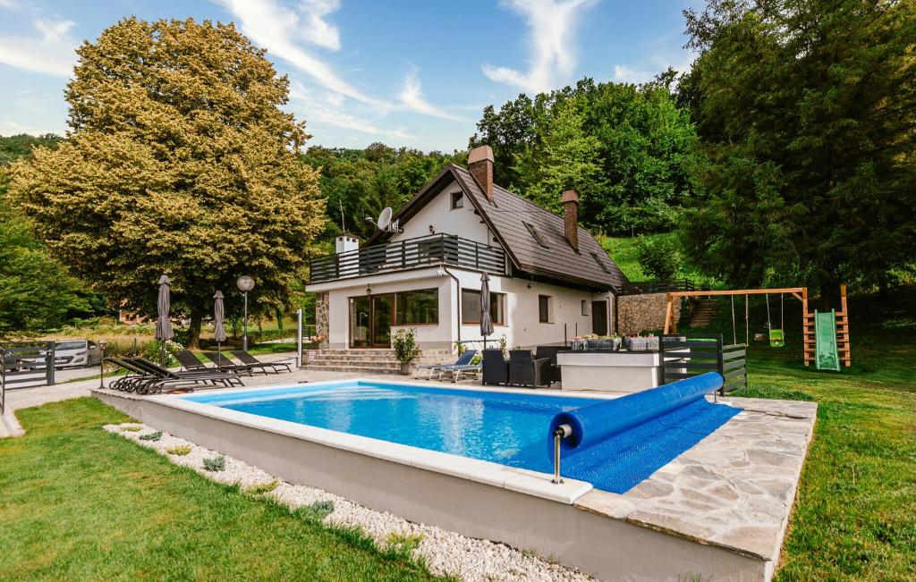Bazén v ubytování Lovely Home In Lepoglava With Sauna nebo v jeho okolí