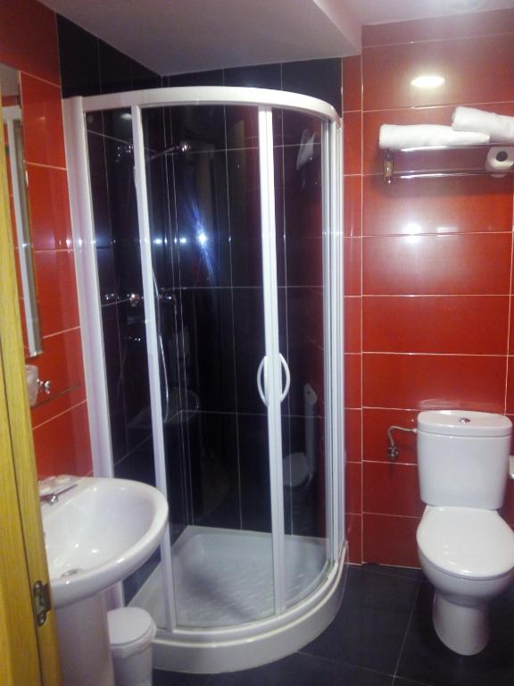 Koupelna v ubytování Hostal Plaza Mayor de Almazán
