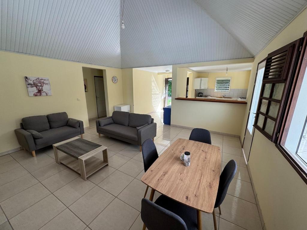 Posezení v ubytování Maison typique au calme avec vue