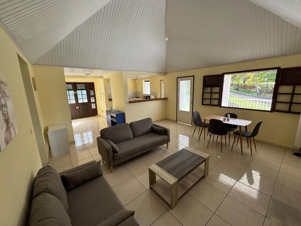 Posezení v ubytování Maison typique au calme avec vue