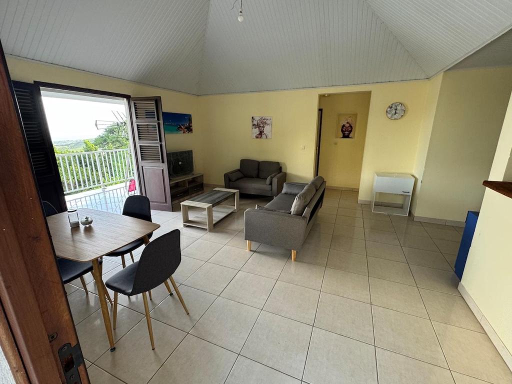 Posezení v ubytování Maison typique au calme avec vue