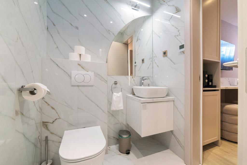 Good Grace Apartments - 7