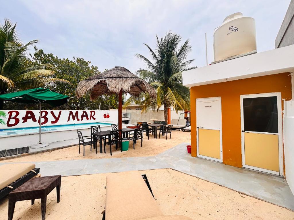 Bazén v ubytování Babymar departamentos a 2 cuadras de la playa. nebo v jeho okolí